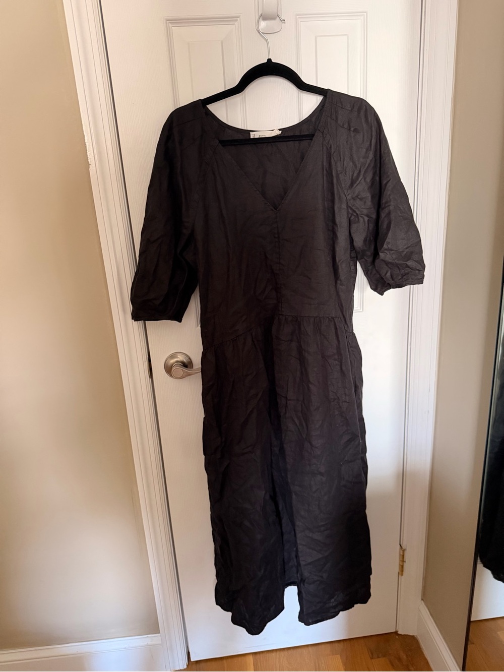 Everlane 100% Linen Black V-Neck Midi Dress